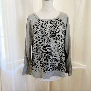 Cheetah print pullover Sweater Size Medium